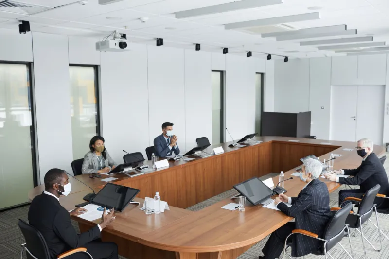Prestigious Names, Zero Traction: Why Your Advisory Board Is Performing Instead of Producing